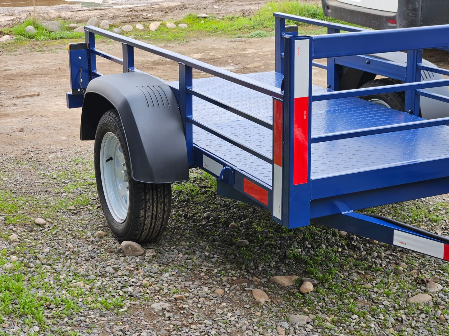 Carro de arrastre 2MT con baranda para Carga ligera