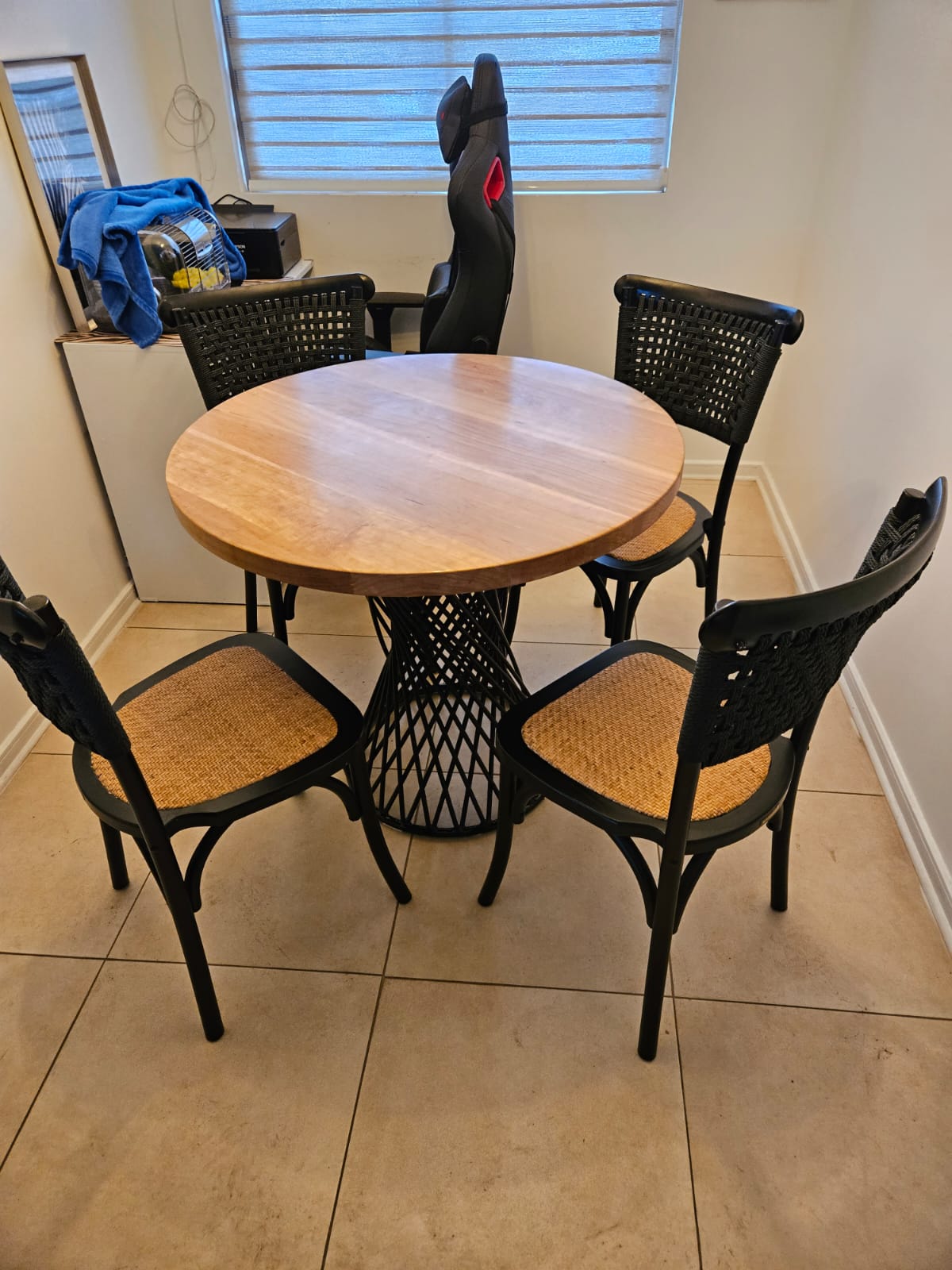 Mesa de comedor redonda Lyon