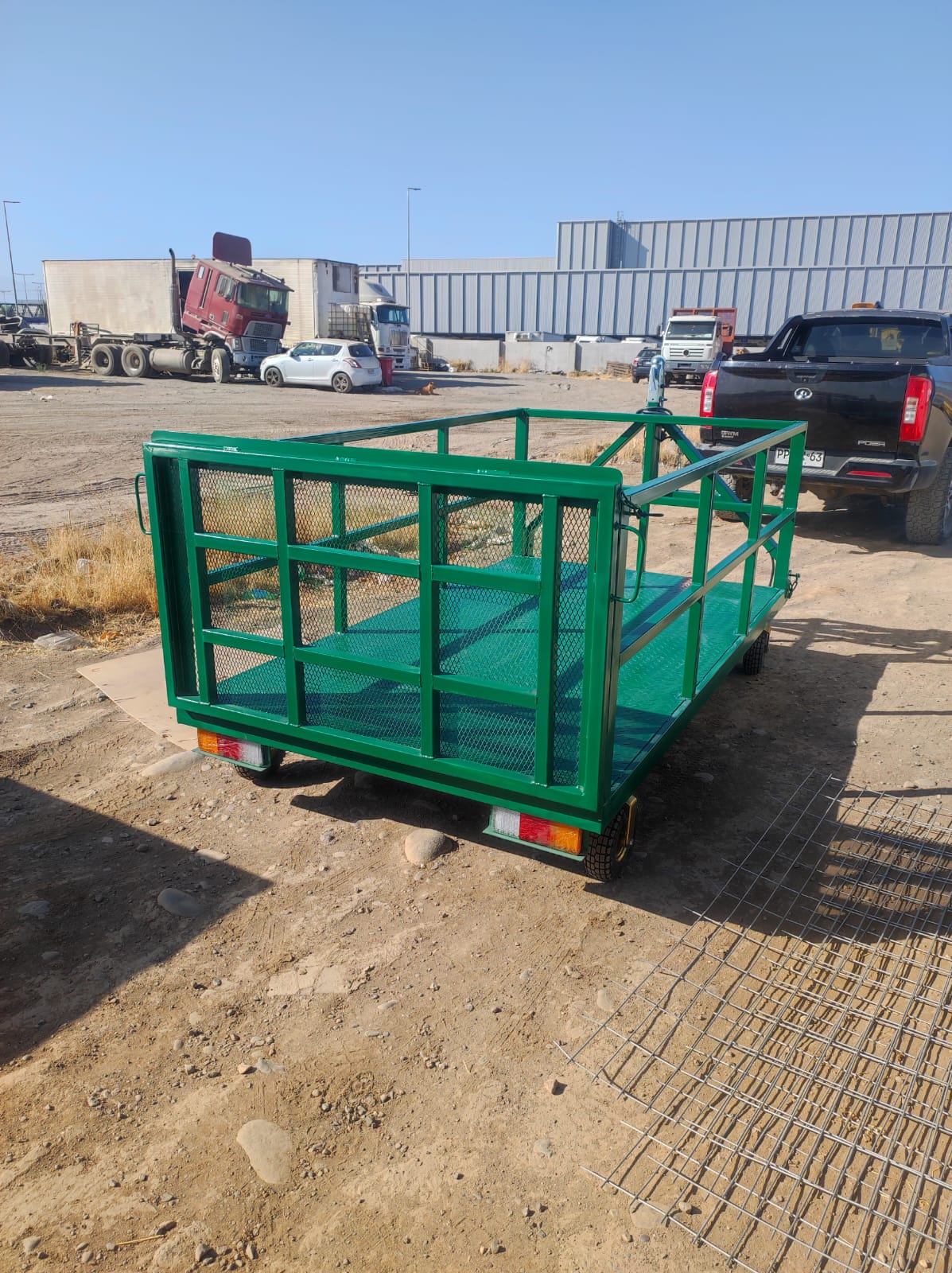 Carro Arrastre para Contenedor Basura con Baranda y Rampa