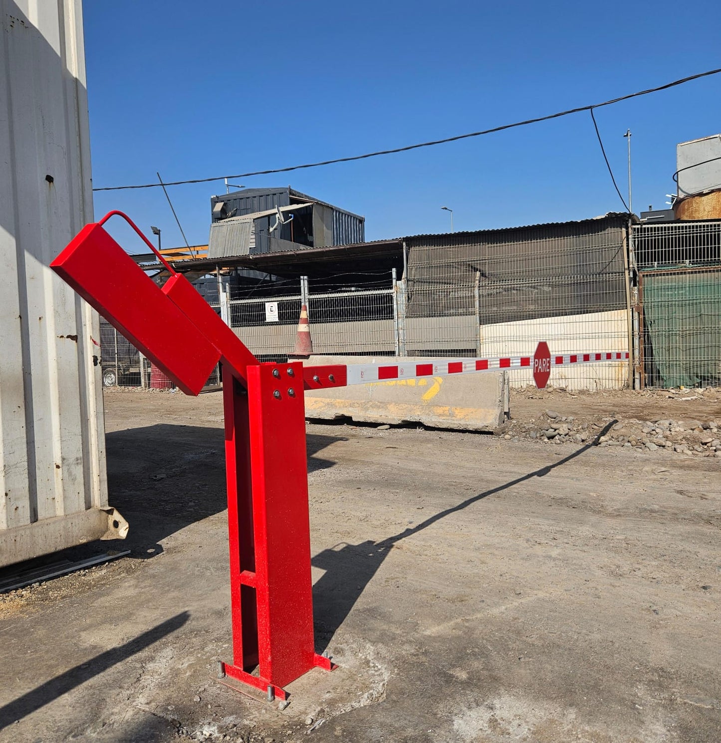 Barrera Manual Elevadiza con soporte de apoyo 4 - 6 mt – Barrera Vehicular para Control de Acceso