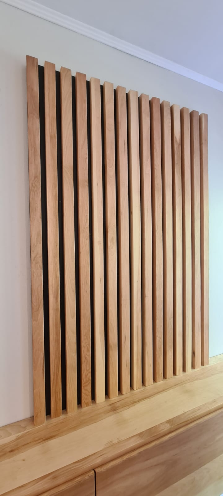 Rack flotante con panel - Lenga - mingeniospa