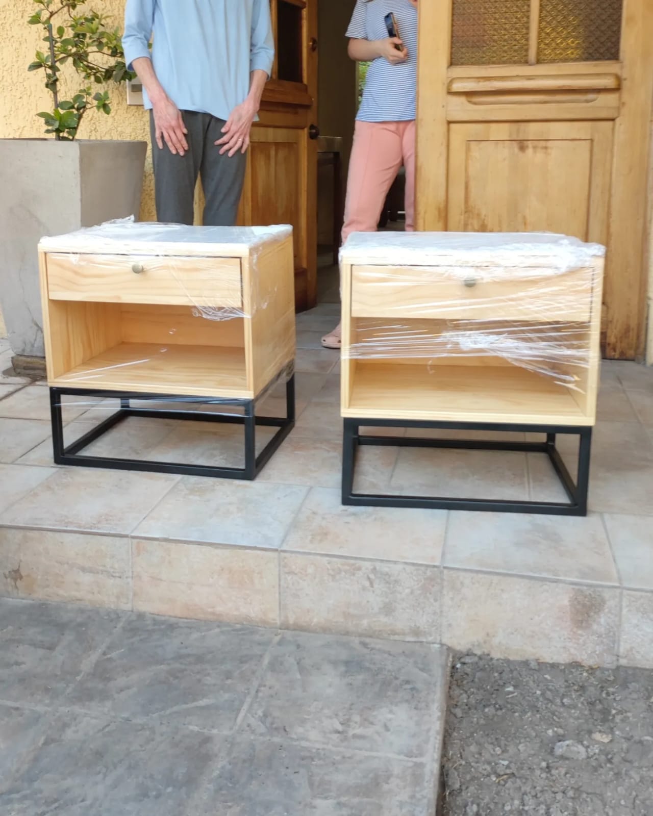 Pack 2 Veladores de madera y metal Sarka - mingenio.cl