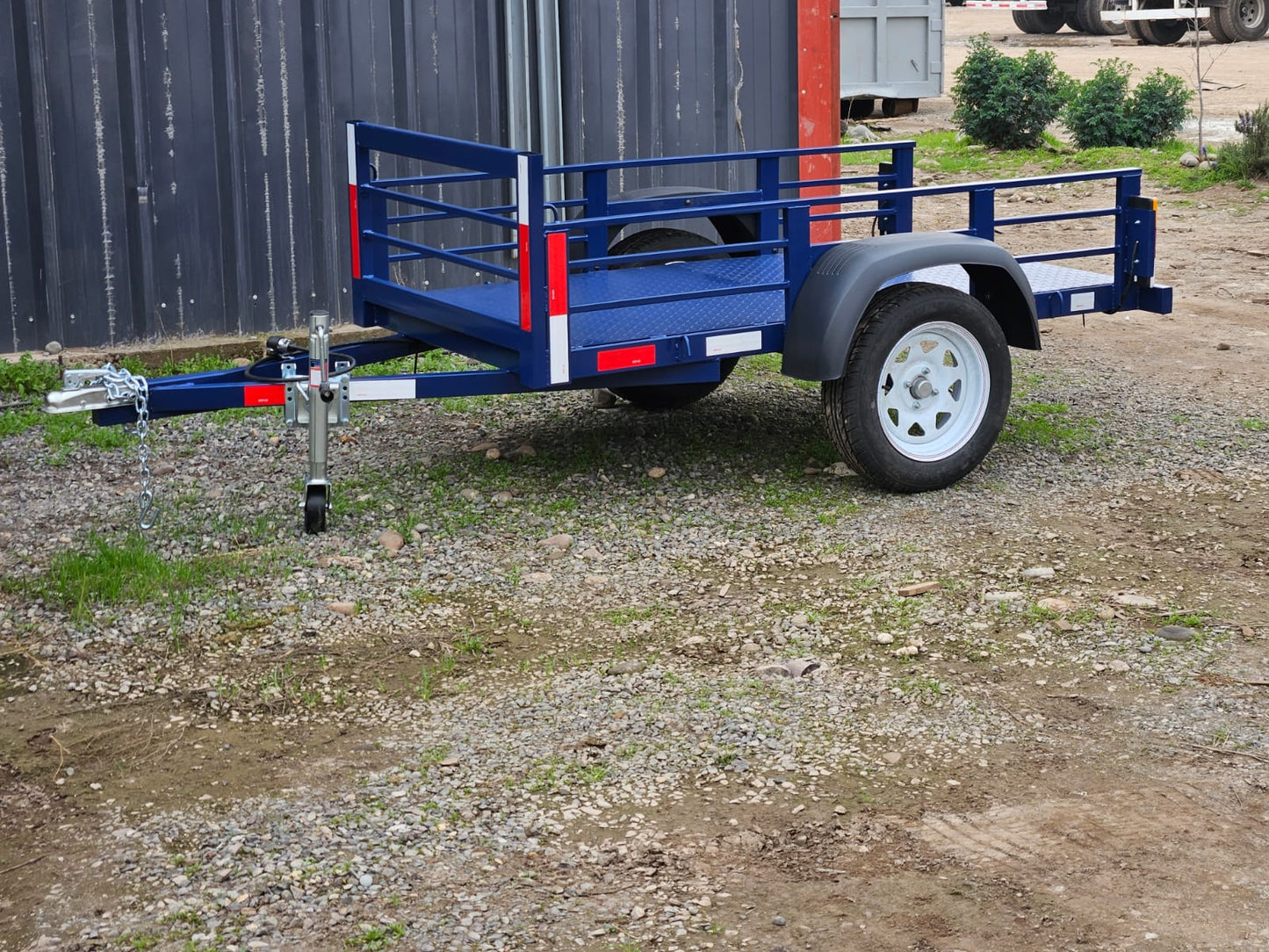 Carro de Arrastre Carga Ligera 650 kg con Rampas desmontables – Plataforma 2 × 1 m
