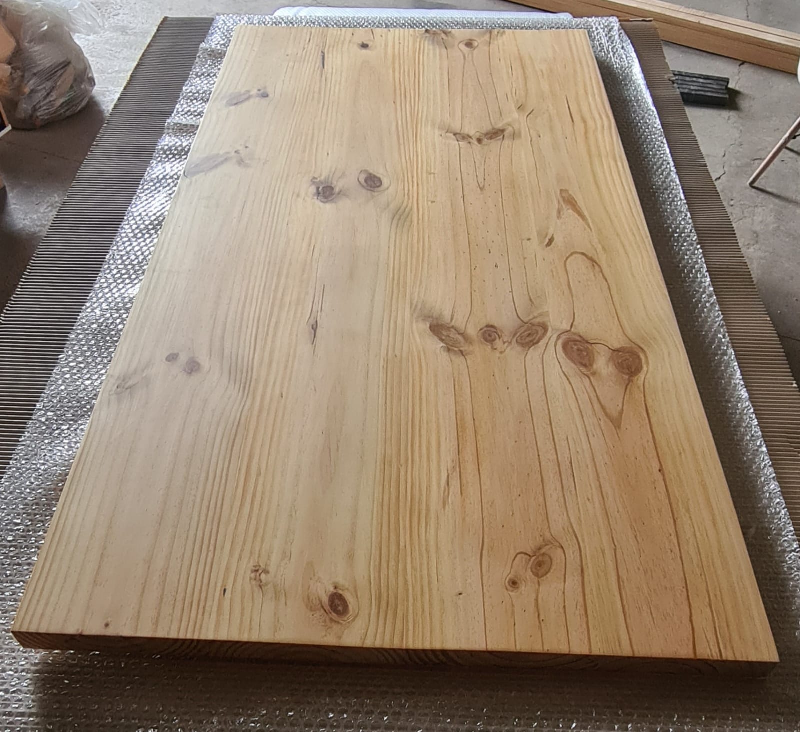 tablero de pino, cubierta de pino radiata. tablero para mesa.